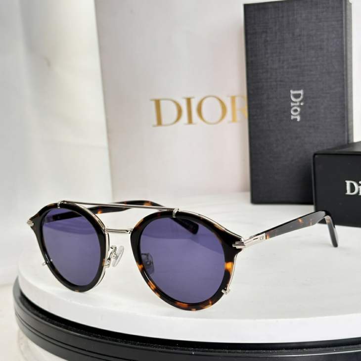 Picture of Dior Sunglasses _SKUfw77644409fw